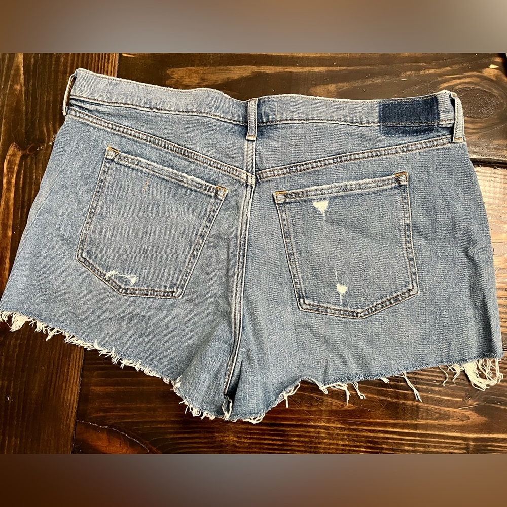 Abercrombie & Fitch The Mom Short Mid Rise